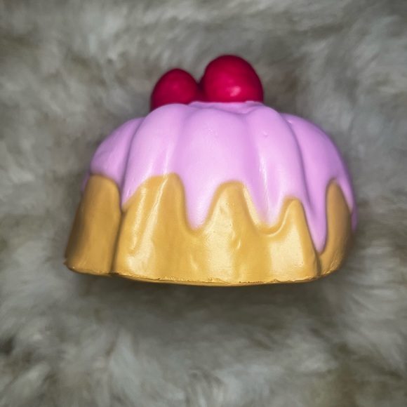 Assorted set of sweet treat themed squishies - Picture 8 of 13